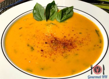 Thumbnail for Kürbis-Kokos Suppe mit Thai Basilikum scharf