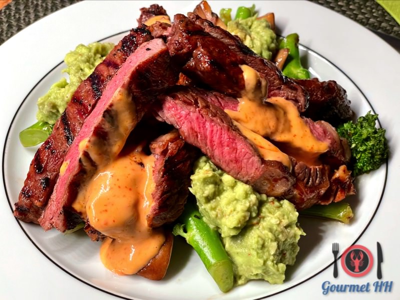 Bild: Gegrilltes Ochsen Rib-Eye Steak, Hoisin Sauce und Chili Mayonaise